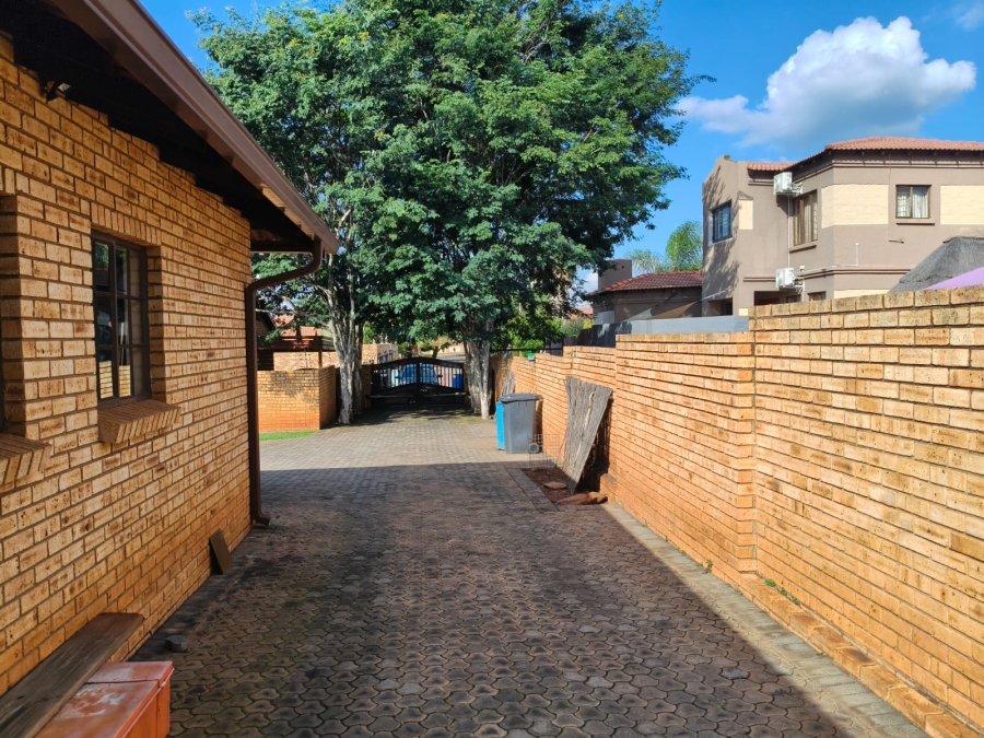 3 Bedroom Property for Sale in Safari Gardens North West